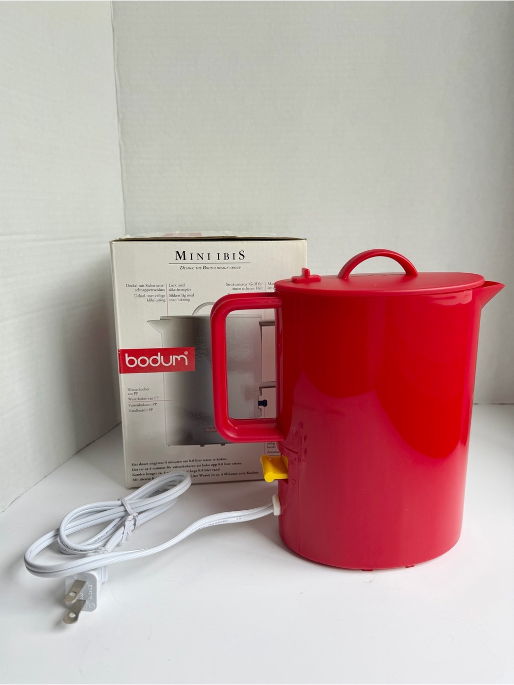 Bodum Mini Ibis Red Electric Water Kettle 5410-03 Holds 27 oz